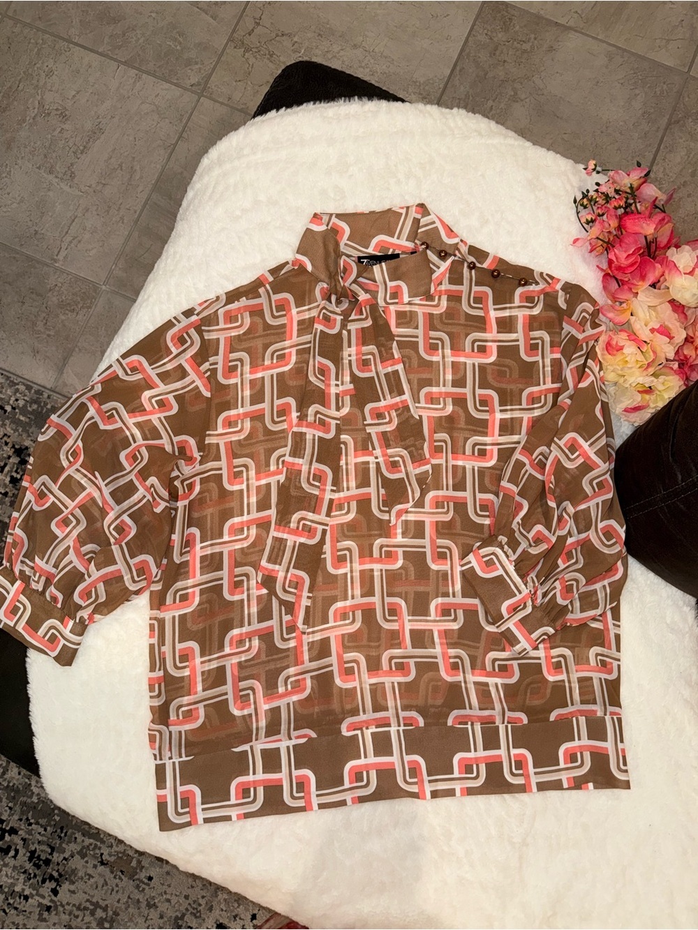 3 x 20$ New York & Company Brown and Coral Retro Link Print Top Size L